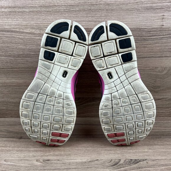 Nike Free 5.0 Pink Athletic Running Shoe - Picture 6 of 7